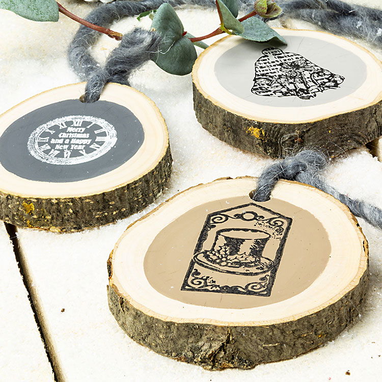 Hout is trend! DIY Hangers van boomschijfjes
